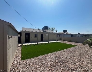 148 Fir Street - Photo Thumbnail 10