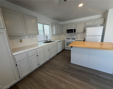 3541 Summerday Court - Photo Thumbnail 12