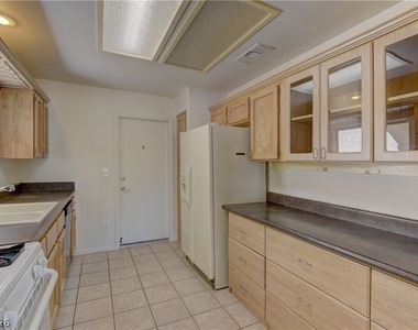 10028 Bundella Drive - Photo Thumbnail 6