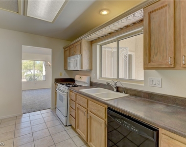 10028 Bundella Drive - Photo Thumbnail 7