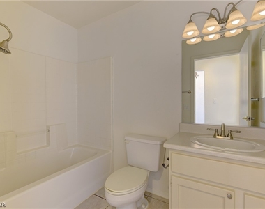 10028 Bundella Drive - Photo Thumbnail 13