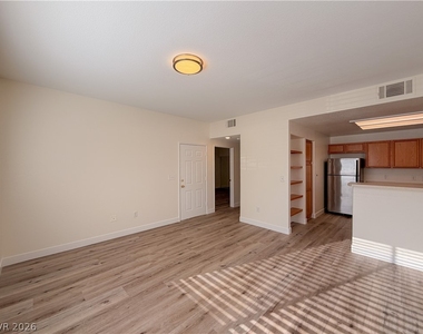 9580 W Reno Avenue - Photo Thumbnail 5