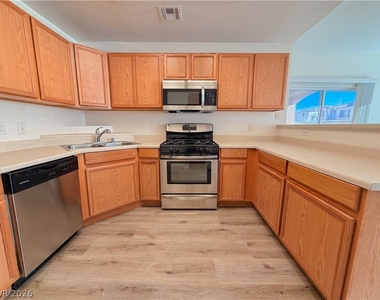 9580 W Reno Avenue - Photo Thumbnail 12
