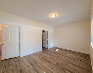 9580 W Reno Avenue - Photo Thumbnail 20