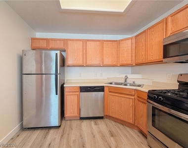 9580 W Reno Avenue - Photo Thumbnail 15