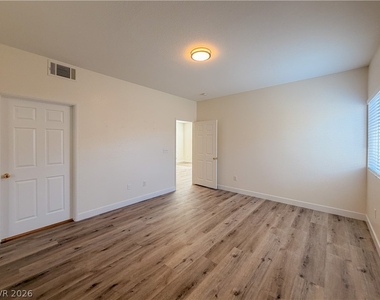9580 W Reno Avenue - Photo Thumbnail 16