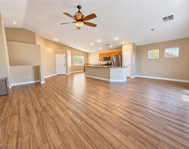 4648 Mountain Tree Street - Photo Thumbnail 2