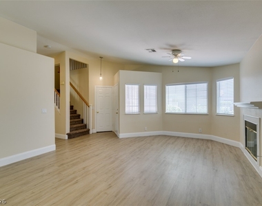 2325 Ramsgate Drive - Photo Thumbnail 9