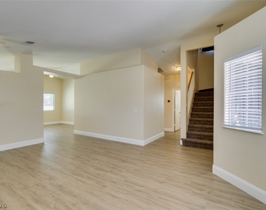 2325 Ramsgate Drive - Photo Thumbnail 5
