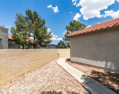 2325 Ramsgate Drive - Photo Thumbnail 35