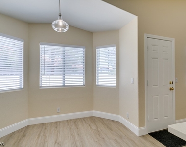 2325 Ramsgate Drive - Photo Thumbnail 19
