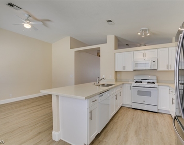 2325 Ramsgate Drive - Photo Thumbnail 21