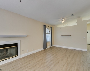 2325 Ramsgate Drive - Photo Thumbnail 3