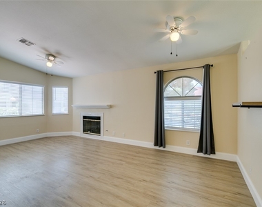 2325 Ramsgate Drive - Photo Thumbnail 7
