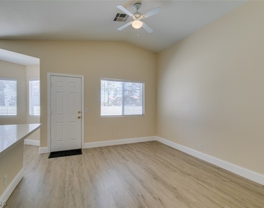 2325 Ramsgate Drive - Photo Thumbnail 11