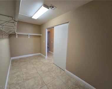 245 Country Greens Avenue - Photo Thumbnail 19