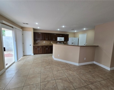 245 Country Greens Avenue - Photo Thumbnail 6