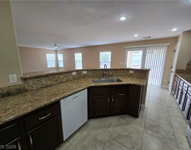 245 Country Greens Avenue - Photo Thumbnail 8