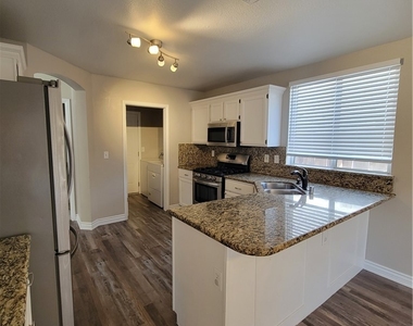 8218 Tone Street - Photo Thumbnail 3