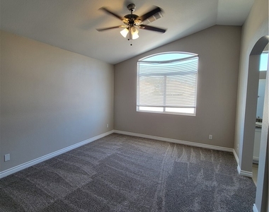 8218 Tone Street - Photo Thumbnail 17