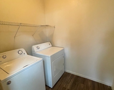 8250 N Grand Canyon Drive - Photo Thumbnail 17