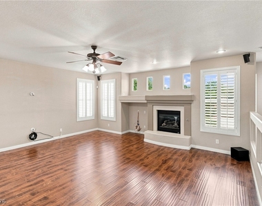 1464 European Drive - Photo Thumbnail 9