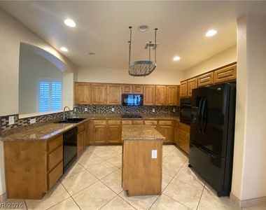 8683 Blakely Court - Photo Thumbnail 12