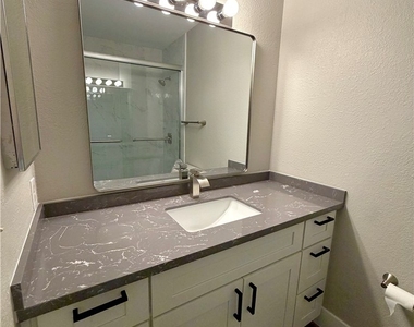 6950 Wedgewood Way - Photo Thumbnail 21