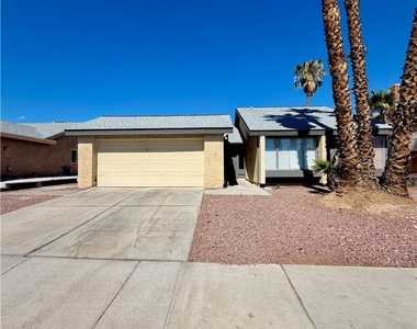 6950 Wedgewood Way - Photo Thumbnail 1