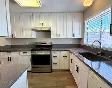6950 Wedgewood Way - Photo Thumbnail 10