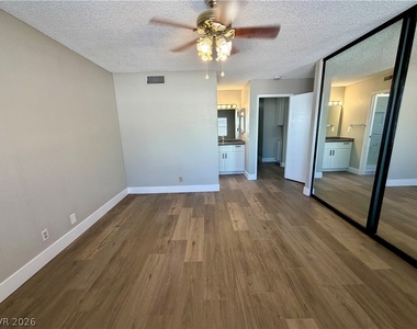 6950 Wedgewood Way - Photo Thumbnail 14