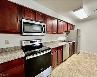 5041 River Glen Drive - Photo Thumbnail 7