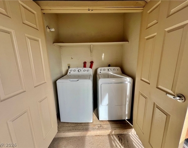 5041 River Glen Drive - Photo Thumbnail 18