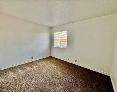 5041 River Glen Drive - Photo Thumbnail 12
