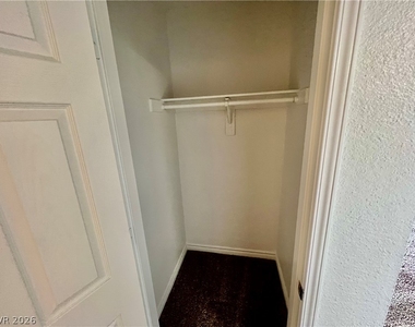 5041 River Glen Drive - Photo Thumbnail 17