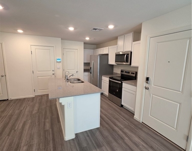 6037 Amaryllis Falls Street - Photo Thumbnail 10
