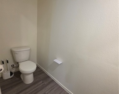 6037 Amaryllis Falls Street - Photo Thumbnail 14