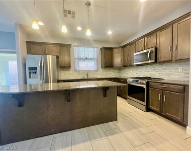 8971 Whitten Park Avenue - Photo Thumbnail 12