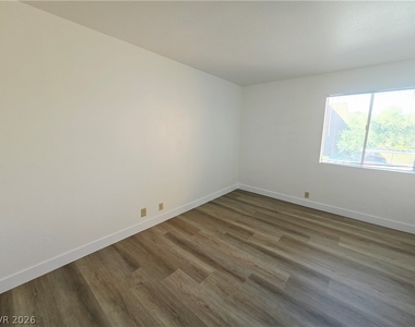 5020 Indian River Drive - Photo Thumbnail 16