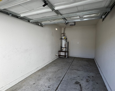 10923 Scotch Rose Street - Photo Thumbnail 21