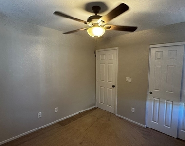10923 Scotch Rose Street - Photo Thumbnail 11