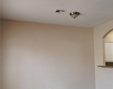 1900 N Torrey Pines Drive - Photo Thumbnail 32