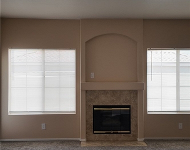 1900 N Torrey Pines Drive - Photo Thumbnail 4