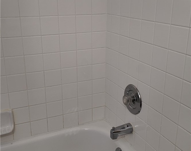 1900 N Torrey Pines Drive - Photo Thumbnail 31