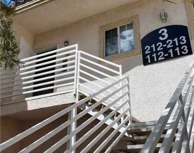 1900 N Torrey Pines Drive - Photo Thumbnail 20