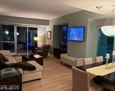 2700 Las Vegas Boulevard - Photo Thumbnail 1