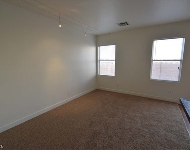 6670 Tulip Falls Drive - Photo Thumbnail 3