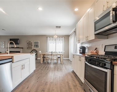 3031 Beaufort Court - Photo Thumbnail 14