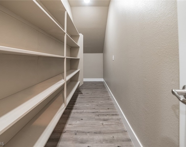 3031 Beaufort Court - Photo Thumbnail 11