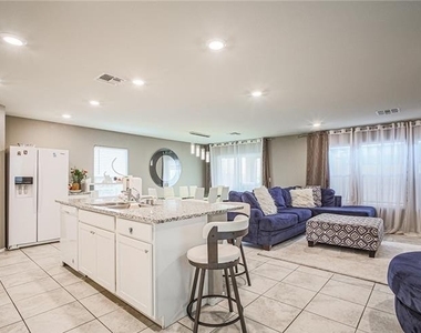 5860 Mia Skye Street - Photo Thumbnail 11